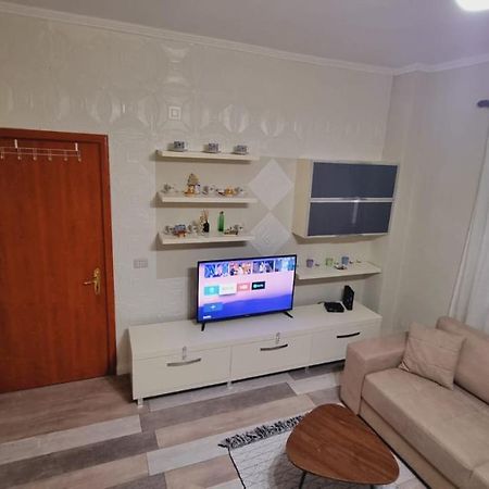Апартаменти Liqeni Thate, Tirane Екстер'єр фото